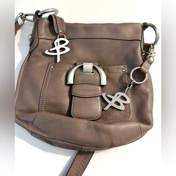 B. MAKOWSKY Crossbody Purse Taupe Tan Beige Brown Leather Handbag Buckle Pockets - Picture 1 of 16